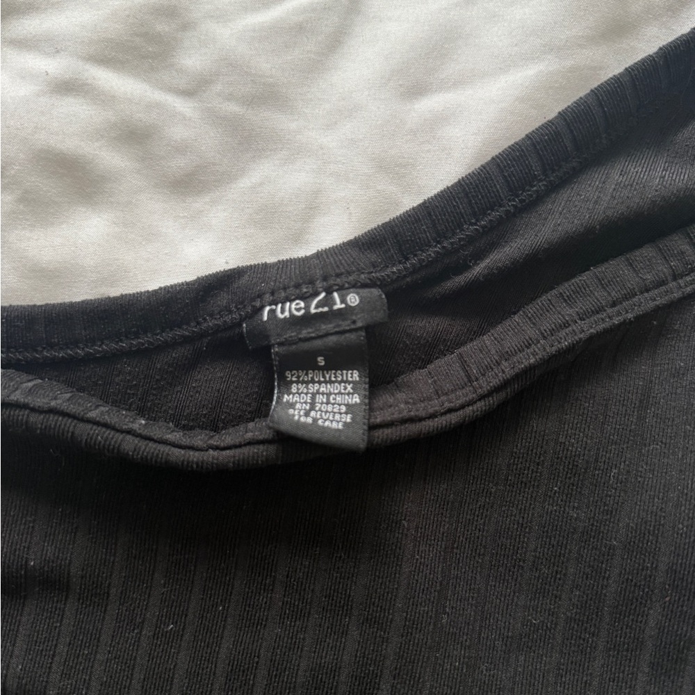 One-Shoulder Black Ribbed Top - Picture 2 of 3